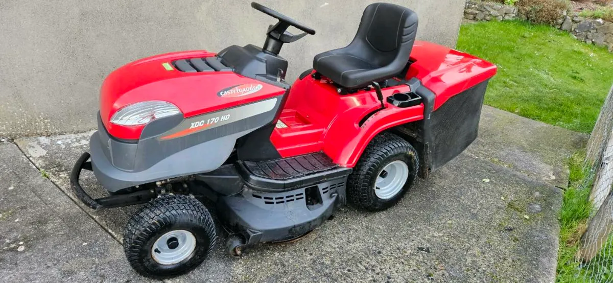 Castlegarden ride on lawnmower