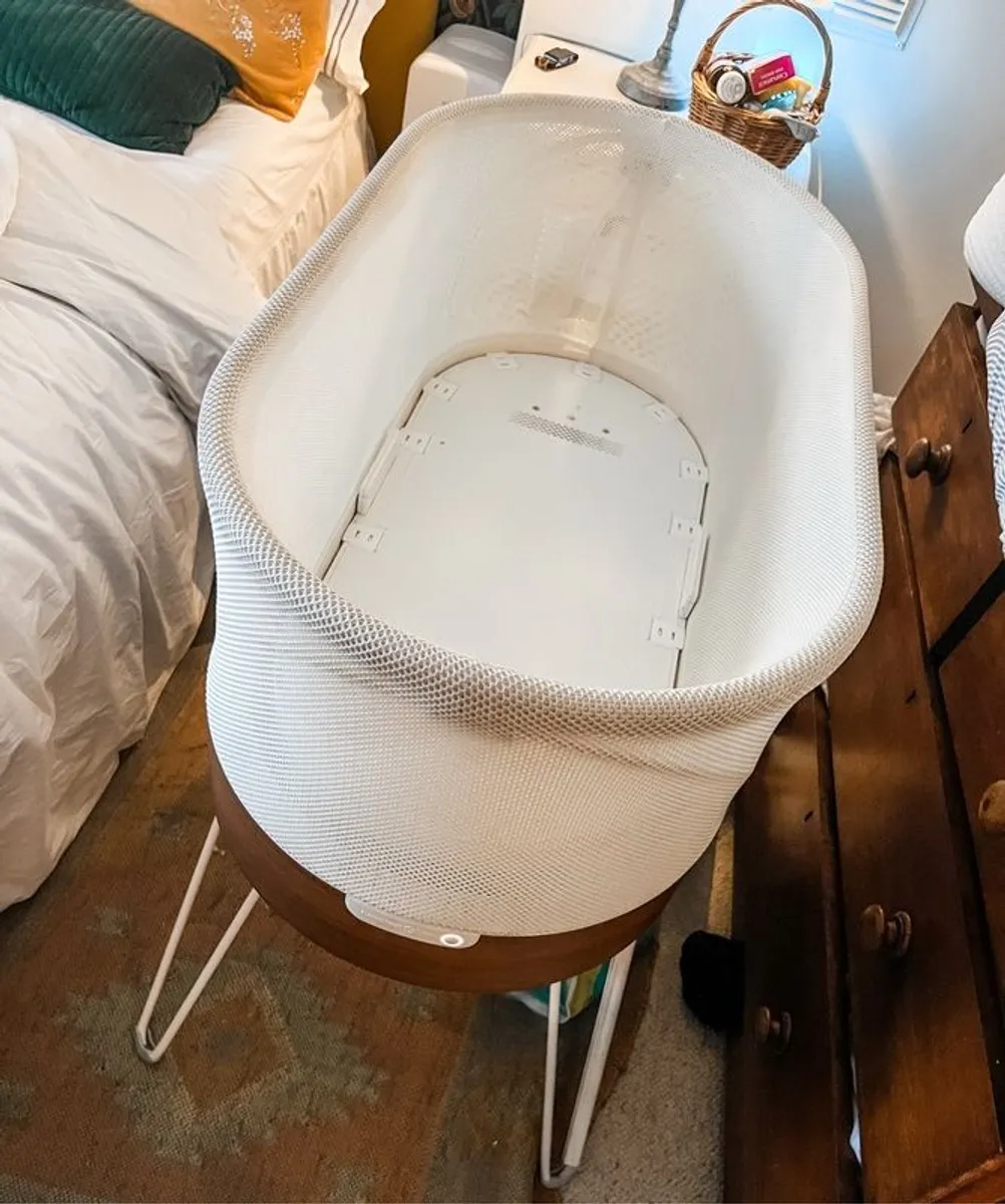 Used snoo smart hot sale sleeper for sale