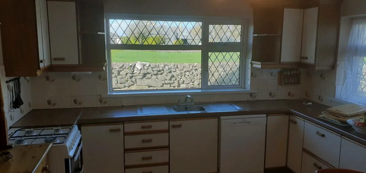 Kitchen units for sale in Co. Galway for €123 on DoneDeal