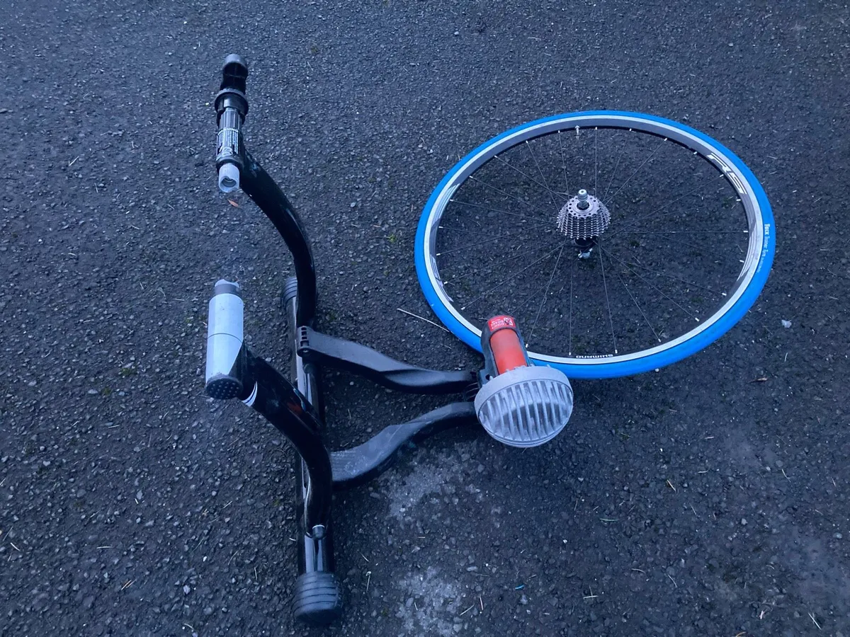 Turbo trainer and train wheel with cassette
