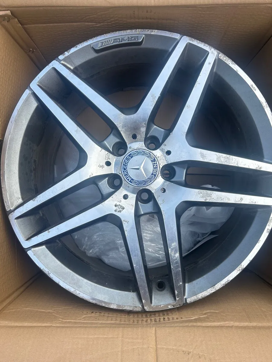 Mercedes-Benz alloy wheels - Image 1
