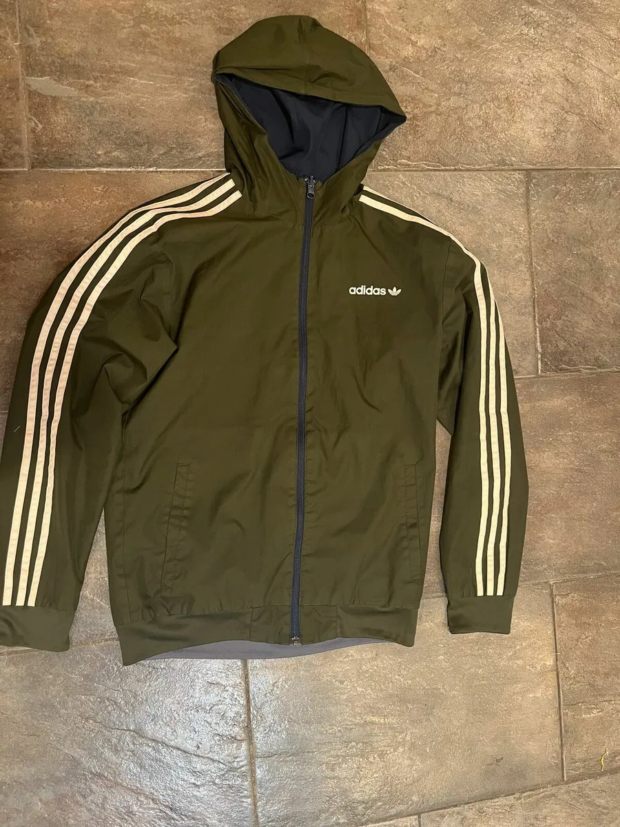 Adidas originals itasca reversible best sale jacket green