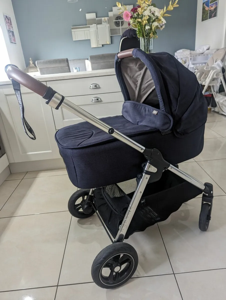 Mamas and Papas Flip XT3 pushchair and carrycot