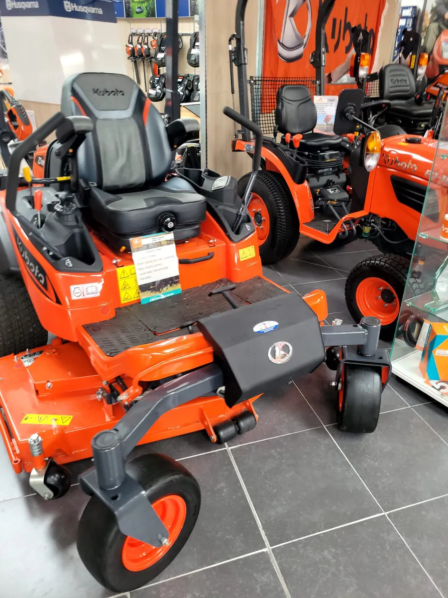 New Kubota ZD1211 Zero Turn Lawnmower - Image 2