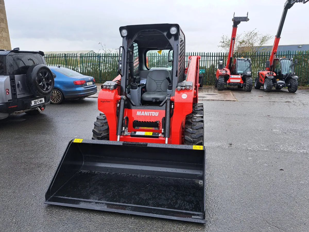 New Manitou 1900R skidsteer - Image 3