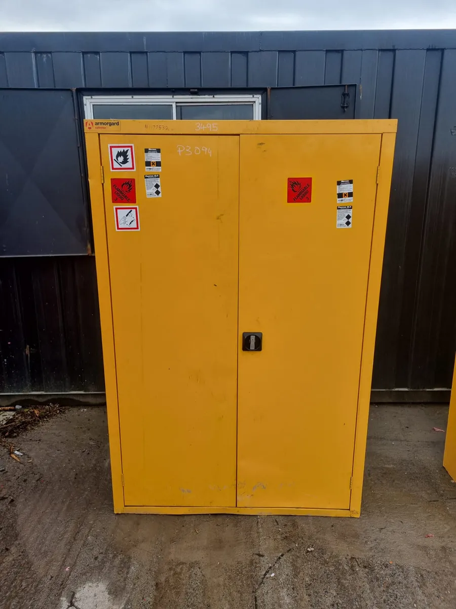 Flammable / Chemicals Storage Cabinet - Image 1