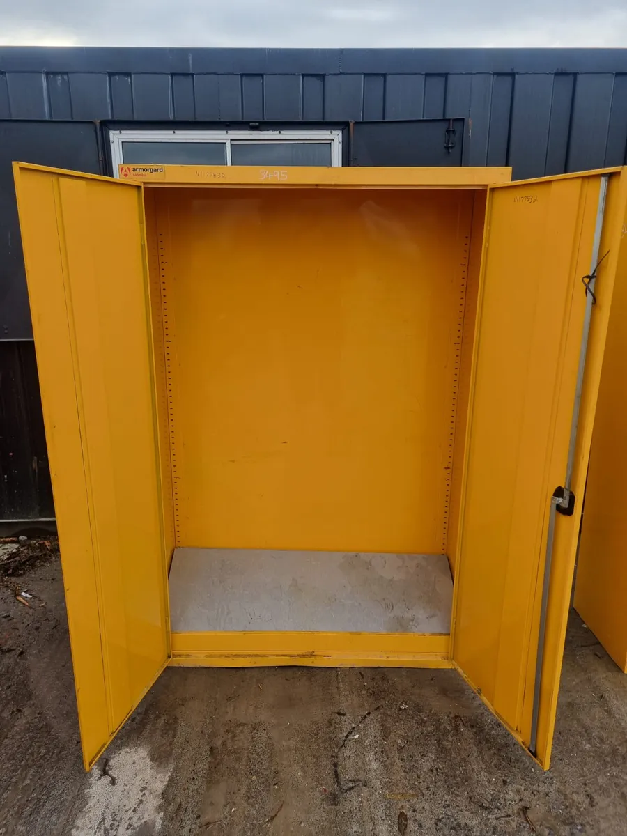 Flammable / Chemicals Storage Cabinet - Image 2