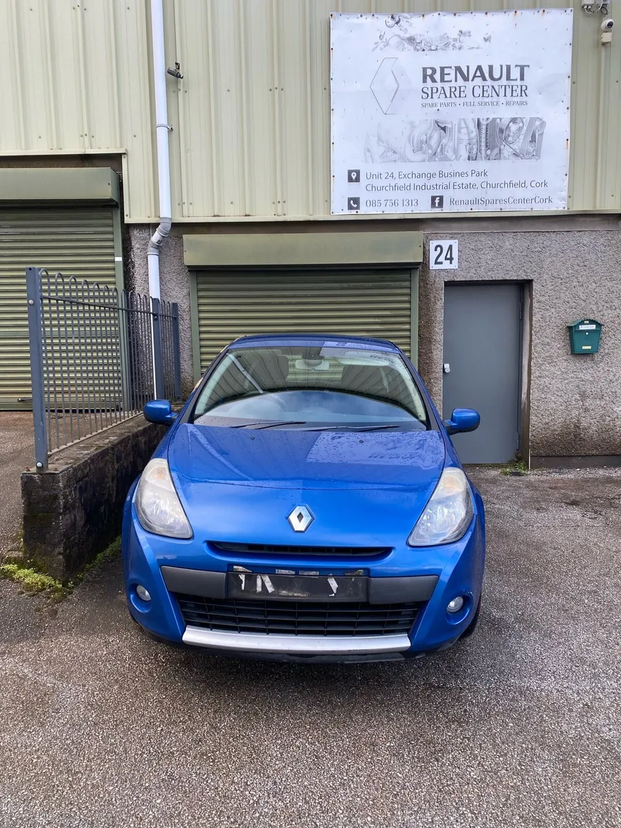2011 Renault Clio 1.5dci for breaking - Image 2