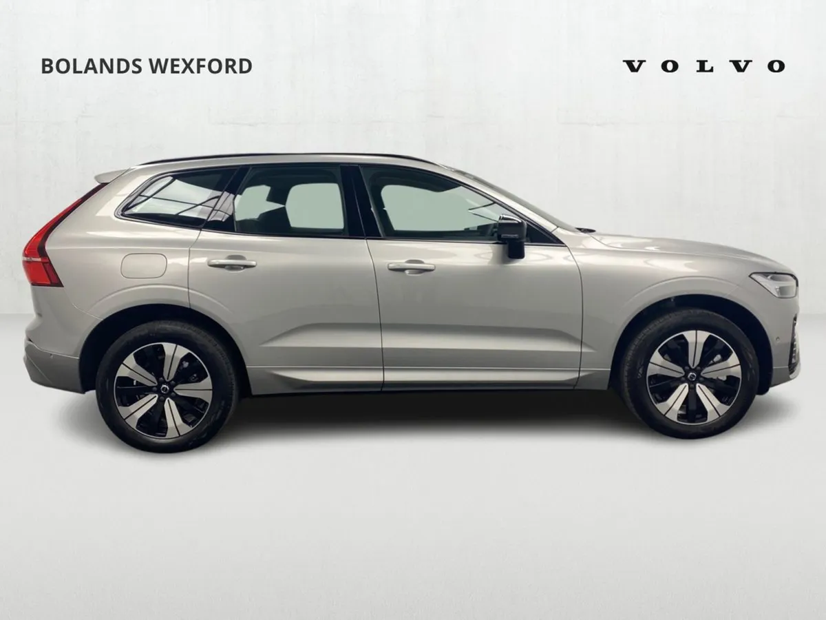 Volvo XC60 T6 Recharge Phev Plus (dark Theme) - Image 4