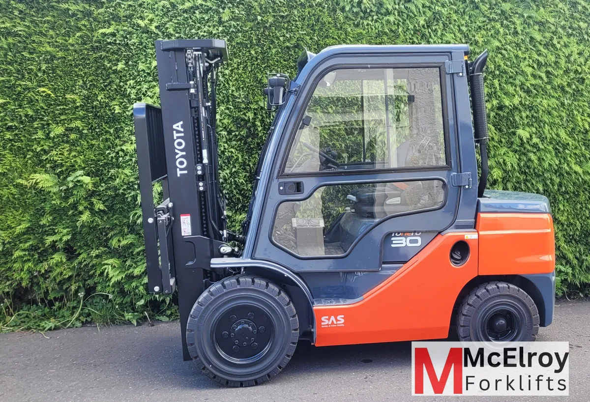 NEW 3 TON TOYOTA FORKLIFT - Image 1