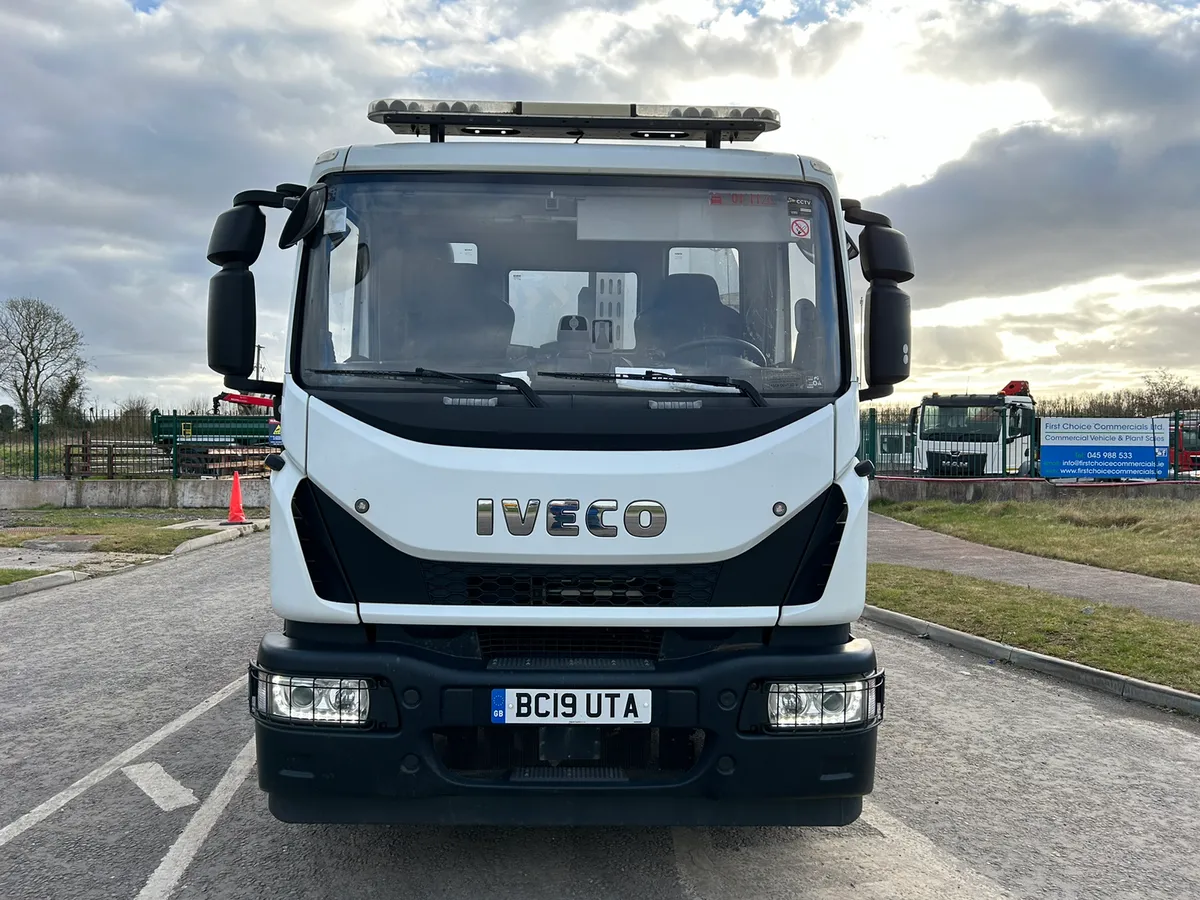 2019 Iveco Johnston Sweeper - Image 2