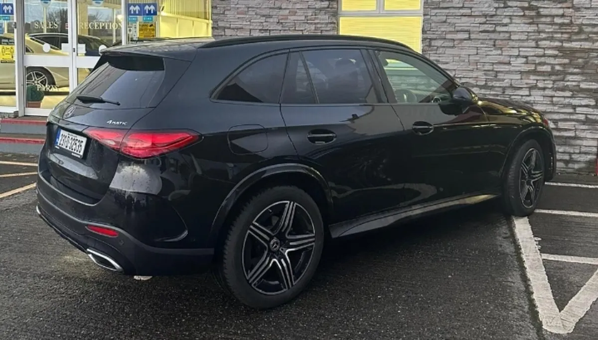 DIESEL GLC 220d 4MATIC AMG LINE PLUS DIESEL 2L - Image 2