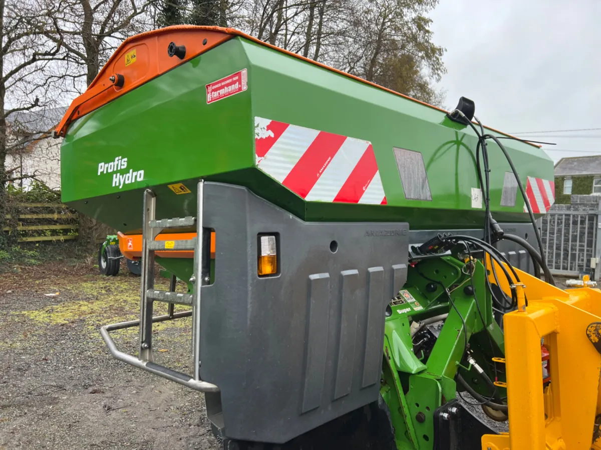 Fertiliser spreader - Image 3