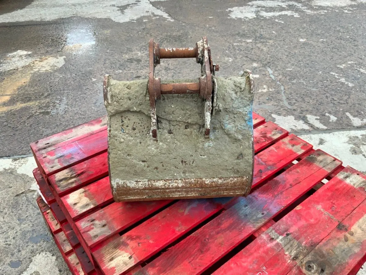 18" MINI DIGGER BUCKET....30mm PINS......18CPH. - Image 4