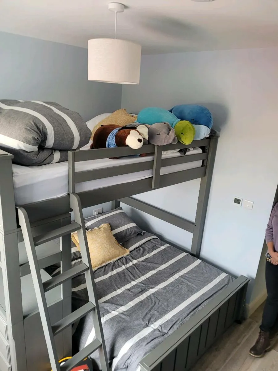 Bunk beds - Image 1