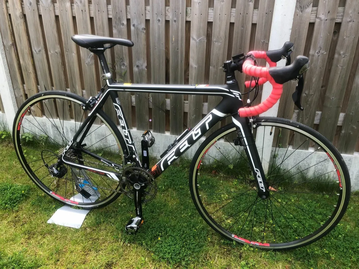 Felt F1 Ultegra Carbon Bike - Image 1