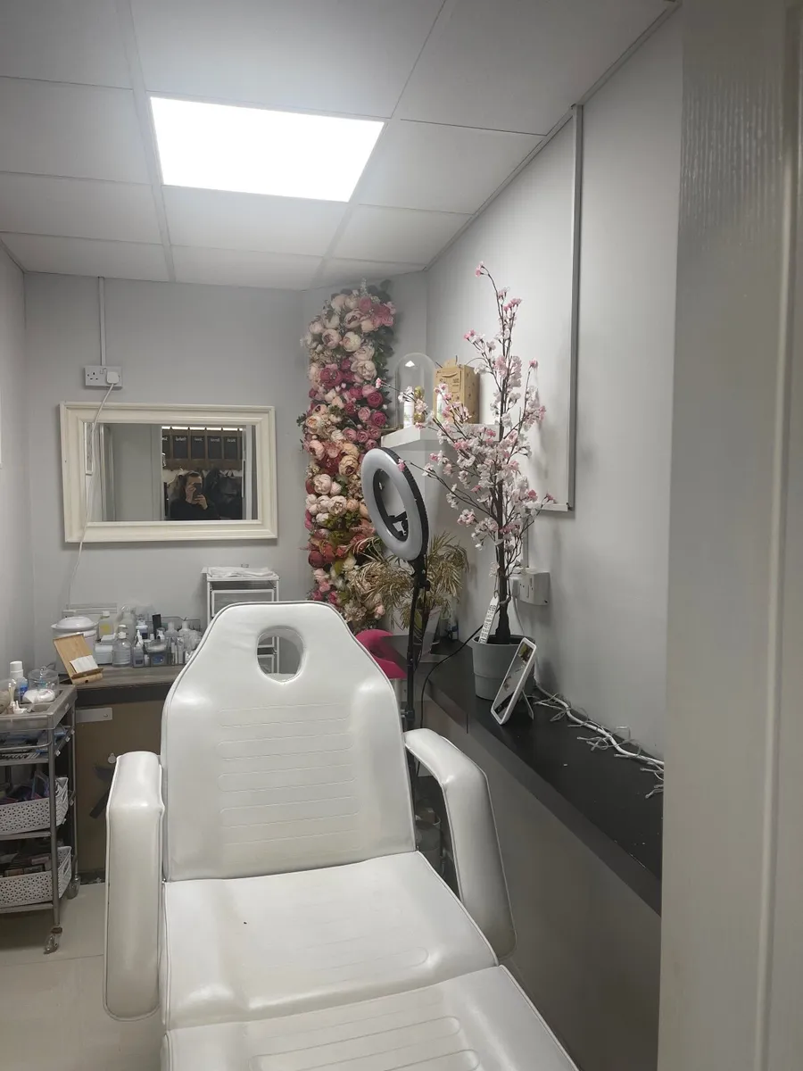 Room to rent/ perfect for beautician/ Teto artist/