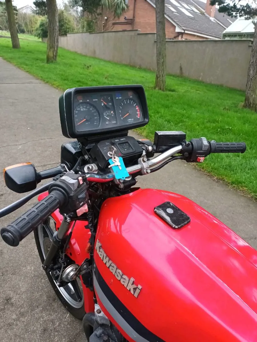 Kawasaki GPZ 1100 B1 Survivor 1981 - Image 4