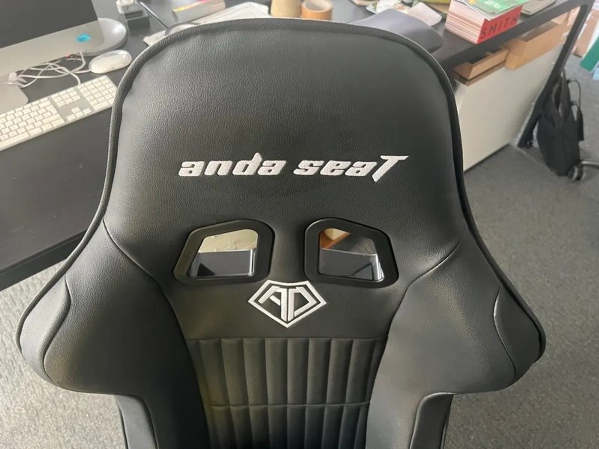 Anda Seat Gaming Chair - Image 1