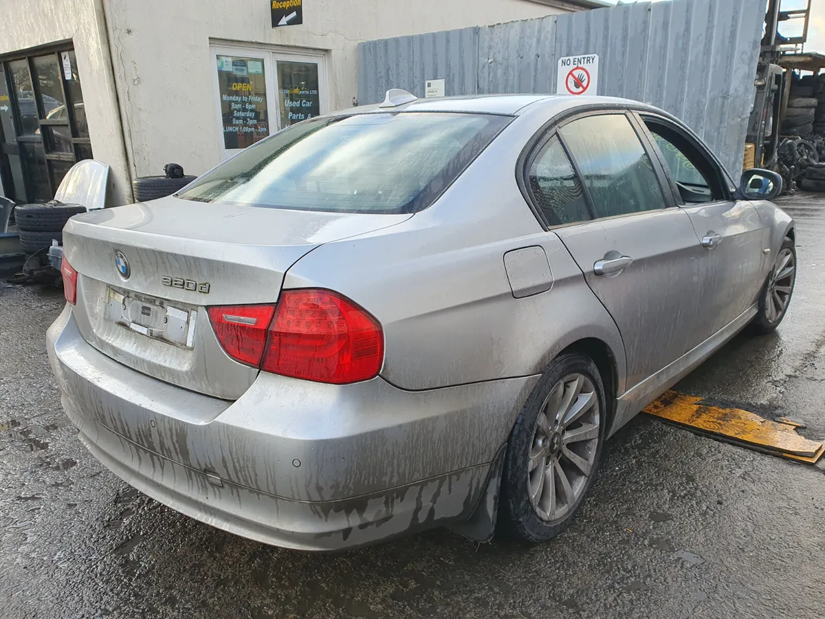 09 BMW  320D 2.0 D (N47D20C) FOR BREAKING - Image 4