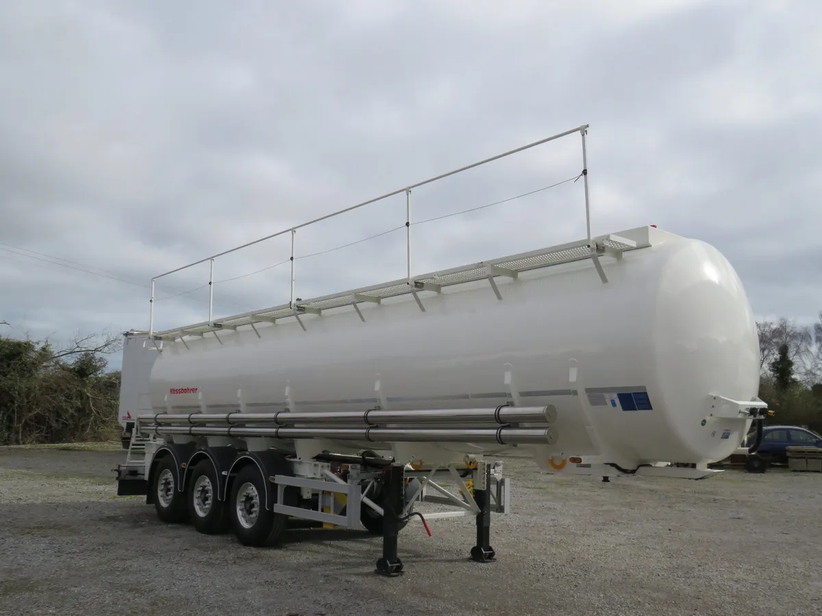 Kassbohrer Non ADR Tanker - Image 2