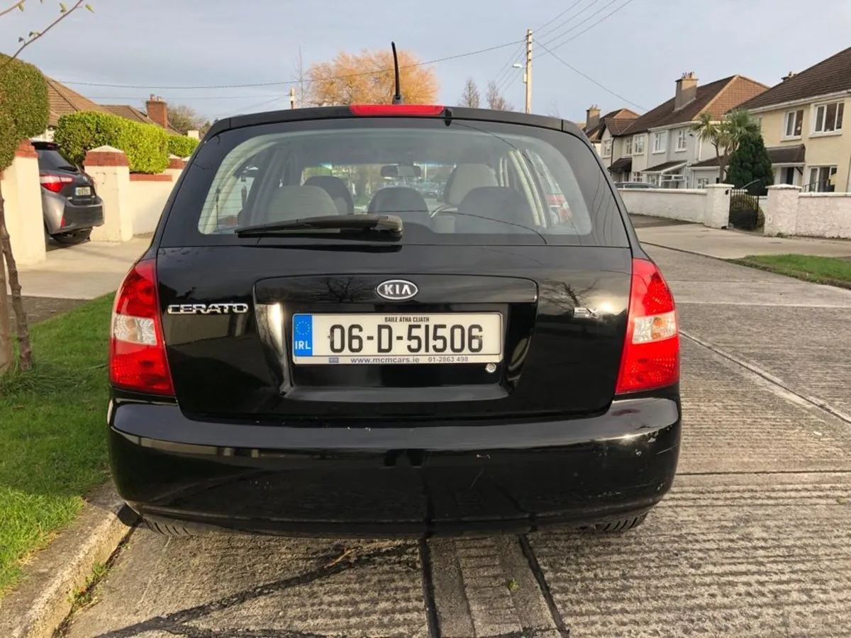Kia Cerato 1.6 Automatic,    Low mileage petrol. - Image 4