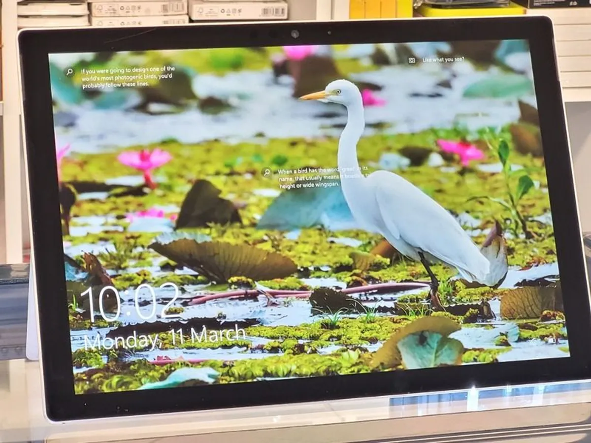 Microsoft Surface Pro 5 (1796) Intel Core i7-7660U, 8GB RAM, 256GB SSD, Windows 10 Pro, Touch Screen