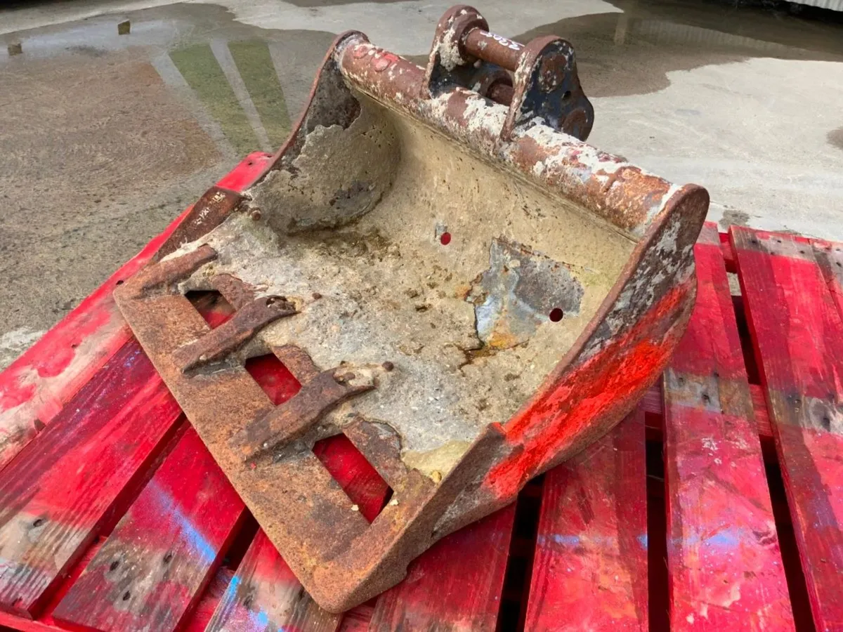 24" MINI DIGGER BUCKET......30mm PINS........3030 - Image 3