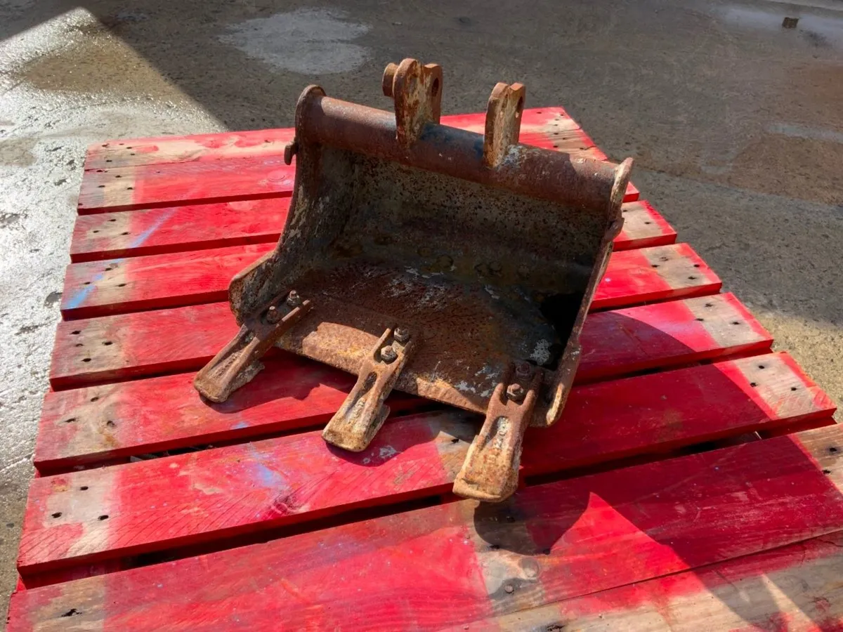 18" MICRO DIGGING BUCKET....25mm PINS...1251/10. - Image 4
