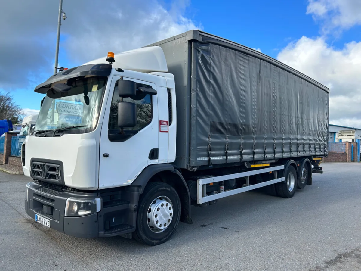 2016 Renault 6x2 with 2x demountable curtainsiders