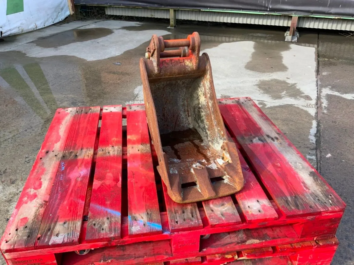 12" MINI DIGGER BUCKET......30mm PINS......128 - Image 4