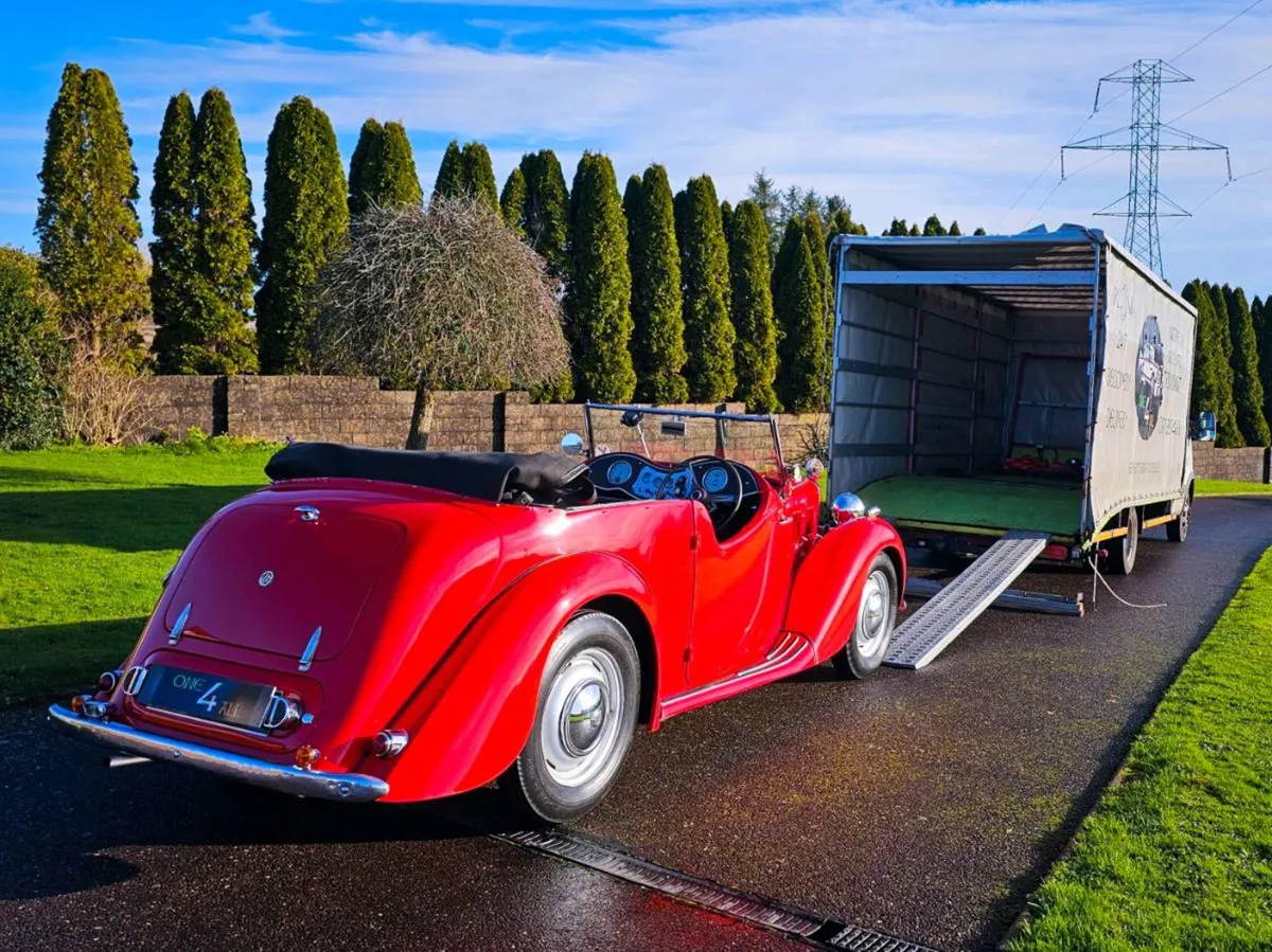 Enclosed transportation of vintage cars UK↔️IRL