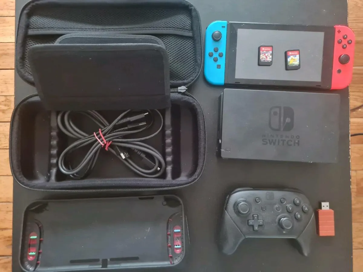 Nintendo Switch Console + 2 Games + Pro Controller