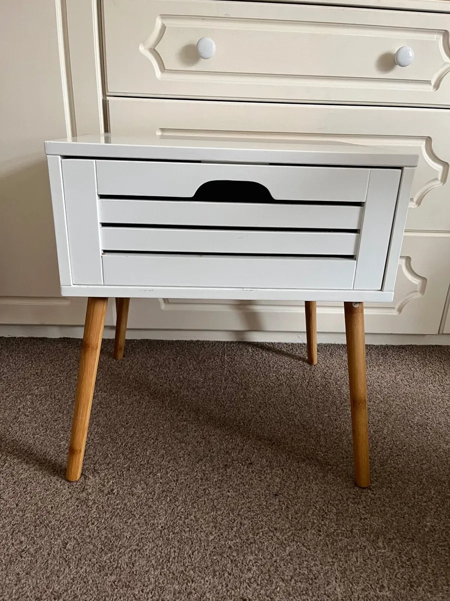 Bedside tables for sale in Co. Cork for €50 on DoneDeal
