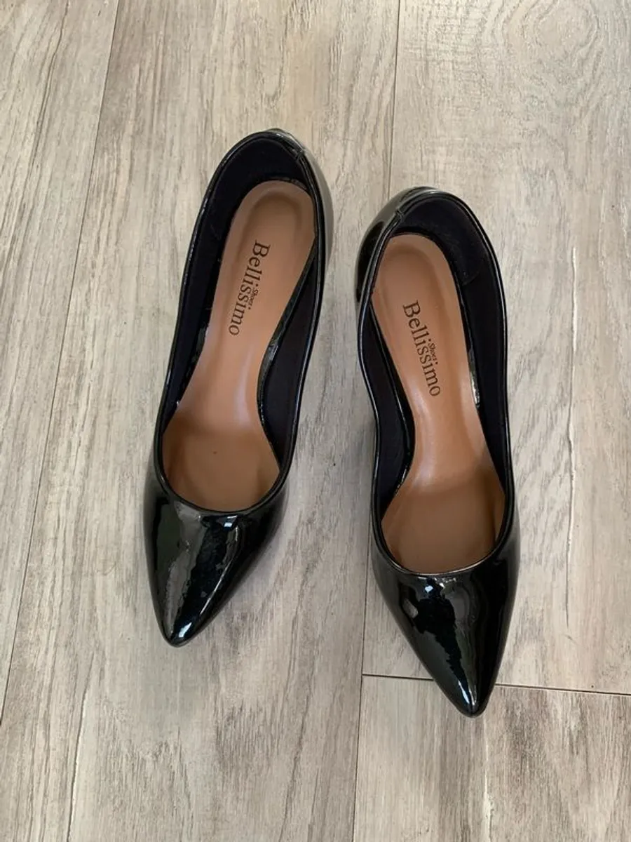 BRAND NEW Bellissimo Ladies Black Patent Heels: Size 5