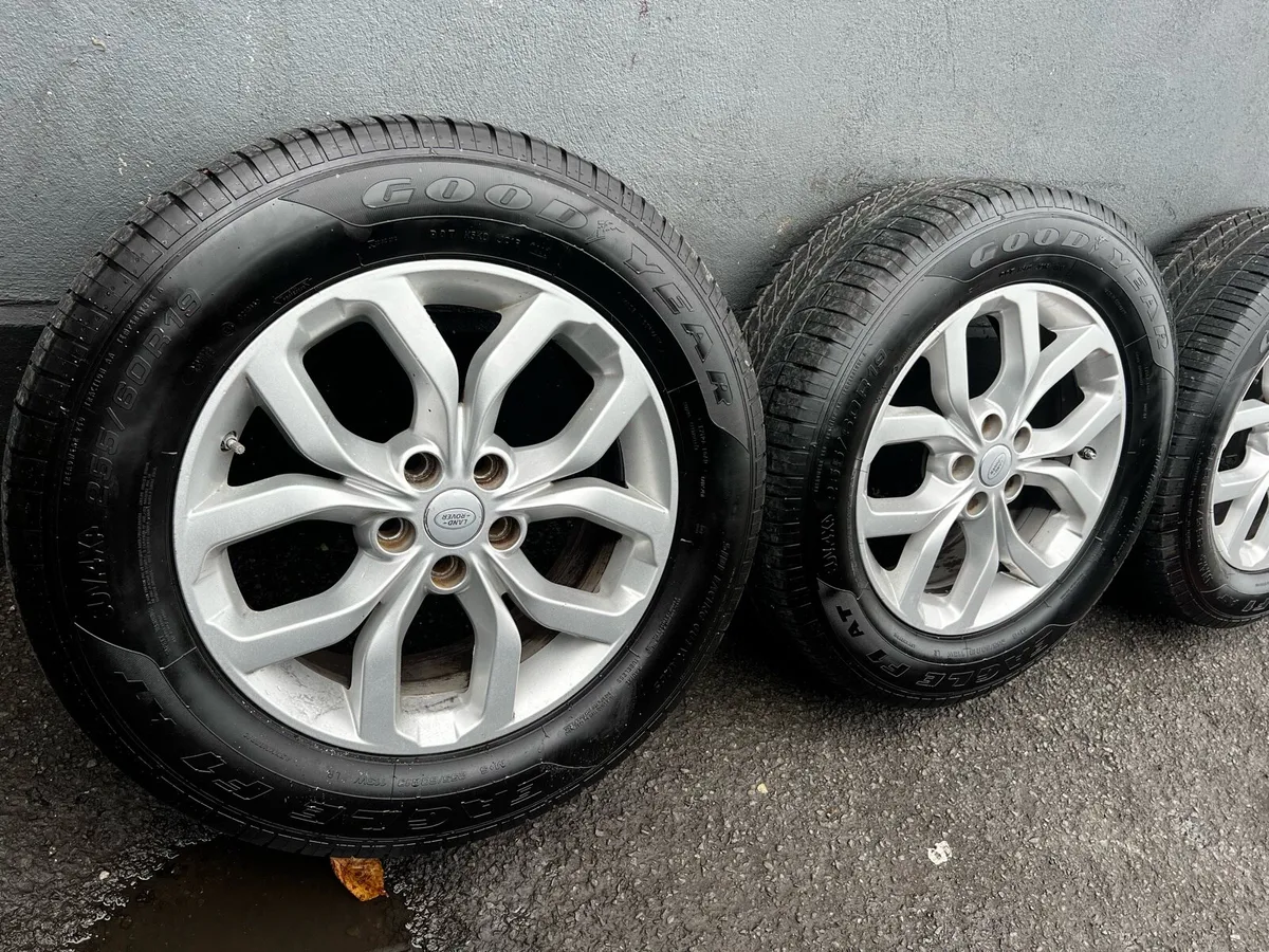 19” Land Rover Alloy Wheels - Image 1