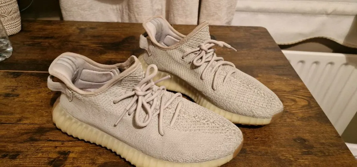 Yeezy copies hot sale uk