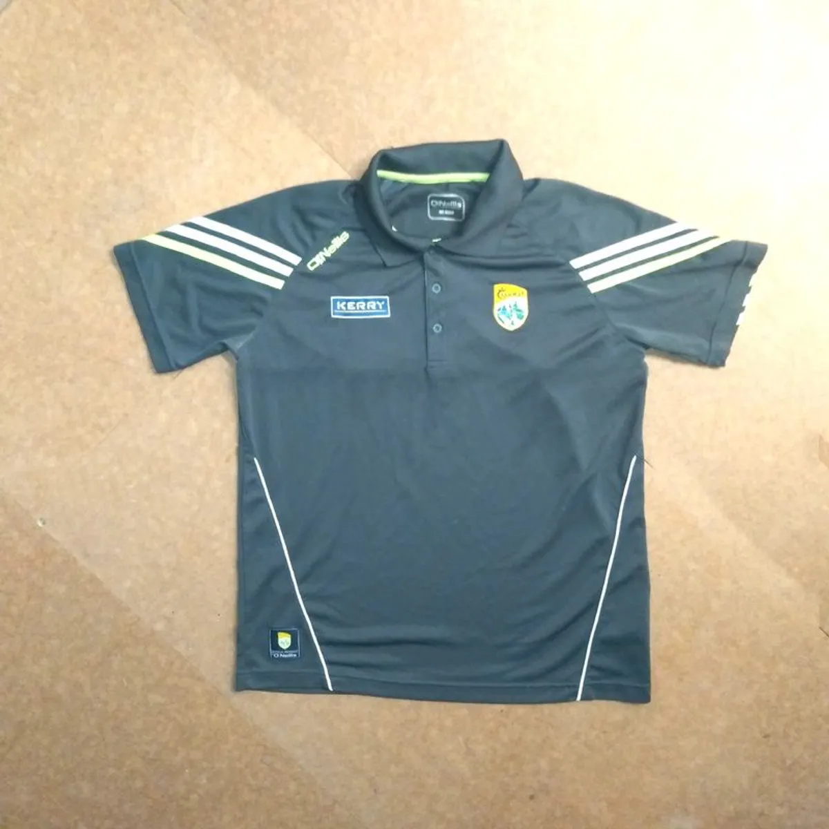 FREE POST Kerry (M) GAA Polo Shirt Jersey O'Neills Gaelic Football Hurling Camogie Munster Medium
