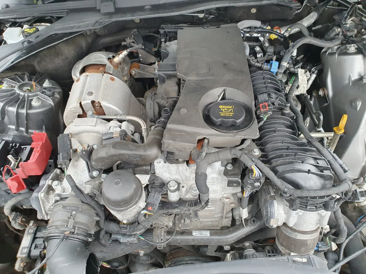 17 JAGUAR XE  2.0 D FOR BREAKING - Image 2