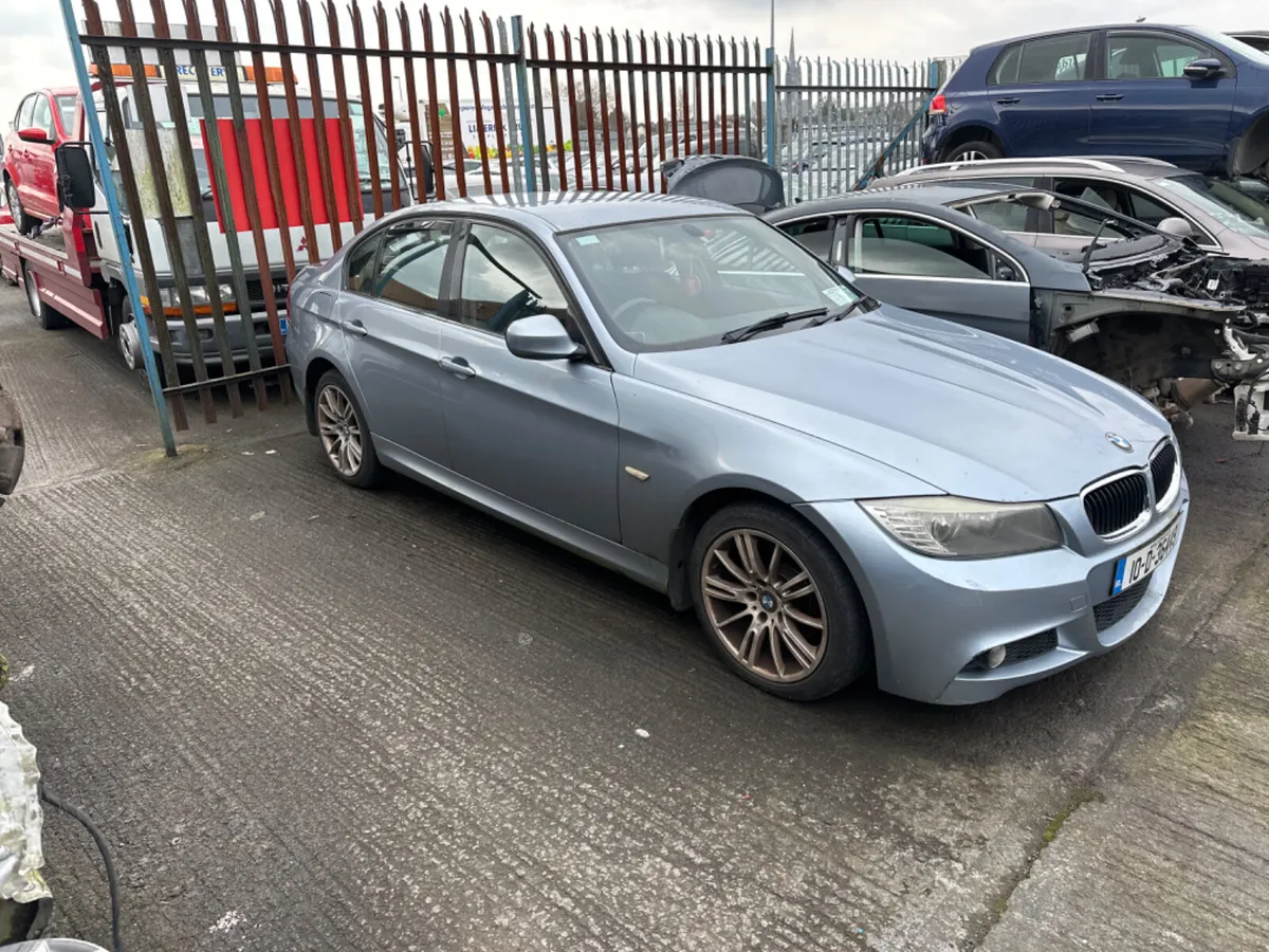 2010 BMW 318D BREAKING