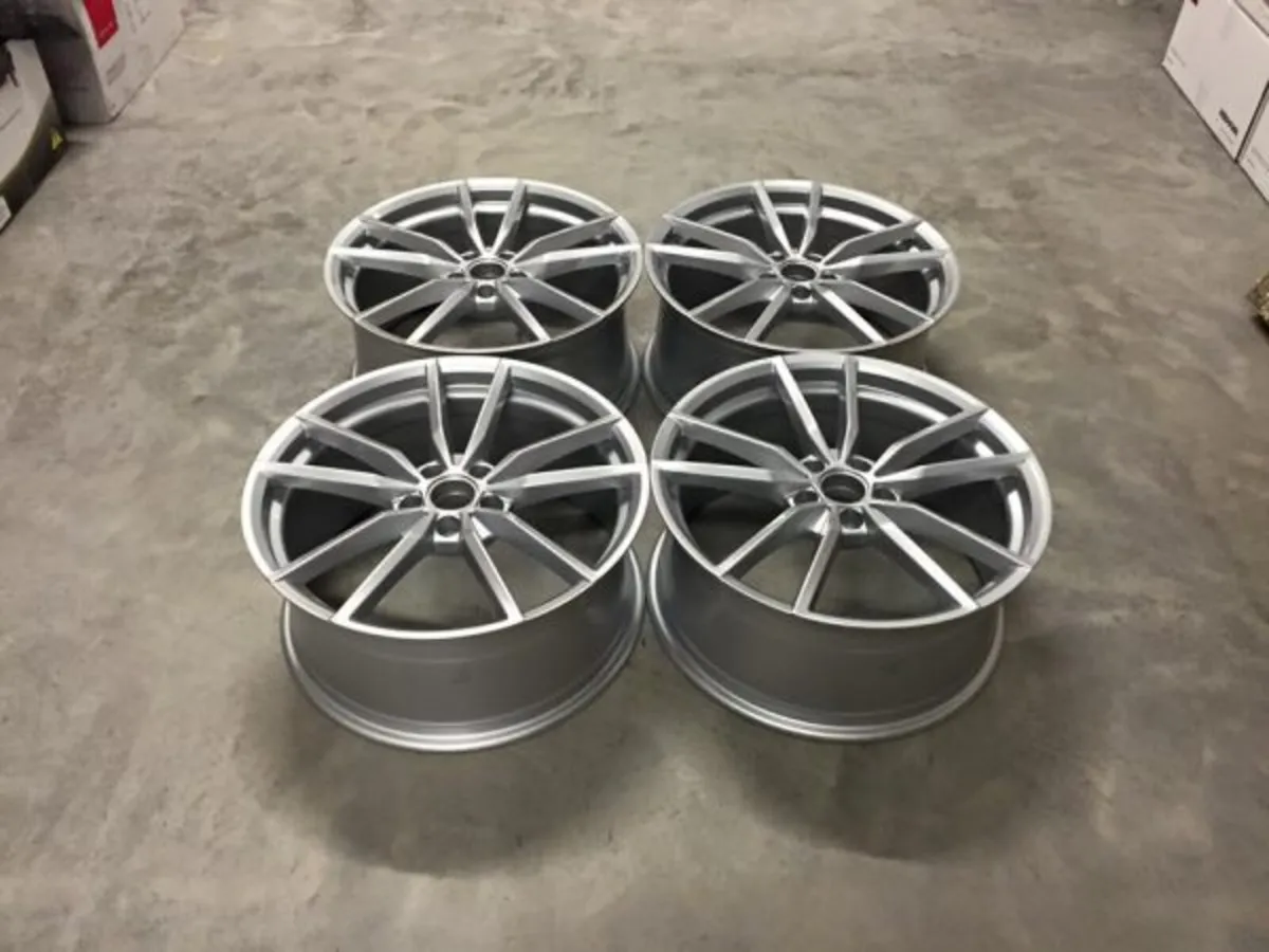 18 19" Inch VW Golf R Pretoria Style Alloys 5x112 - Image 2