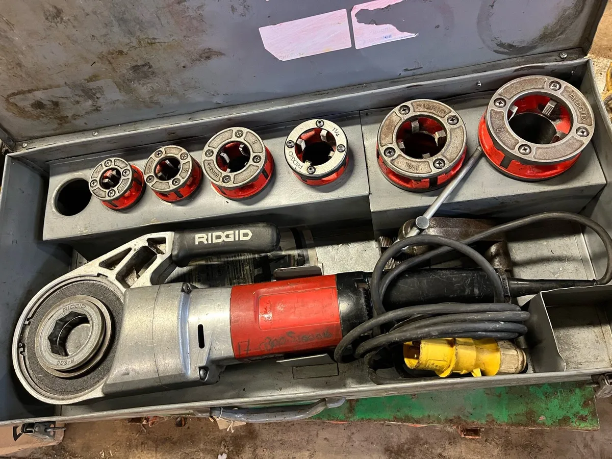 RIDGID 690 THREADER - Image 1