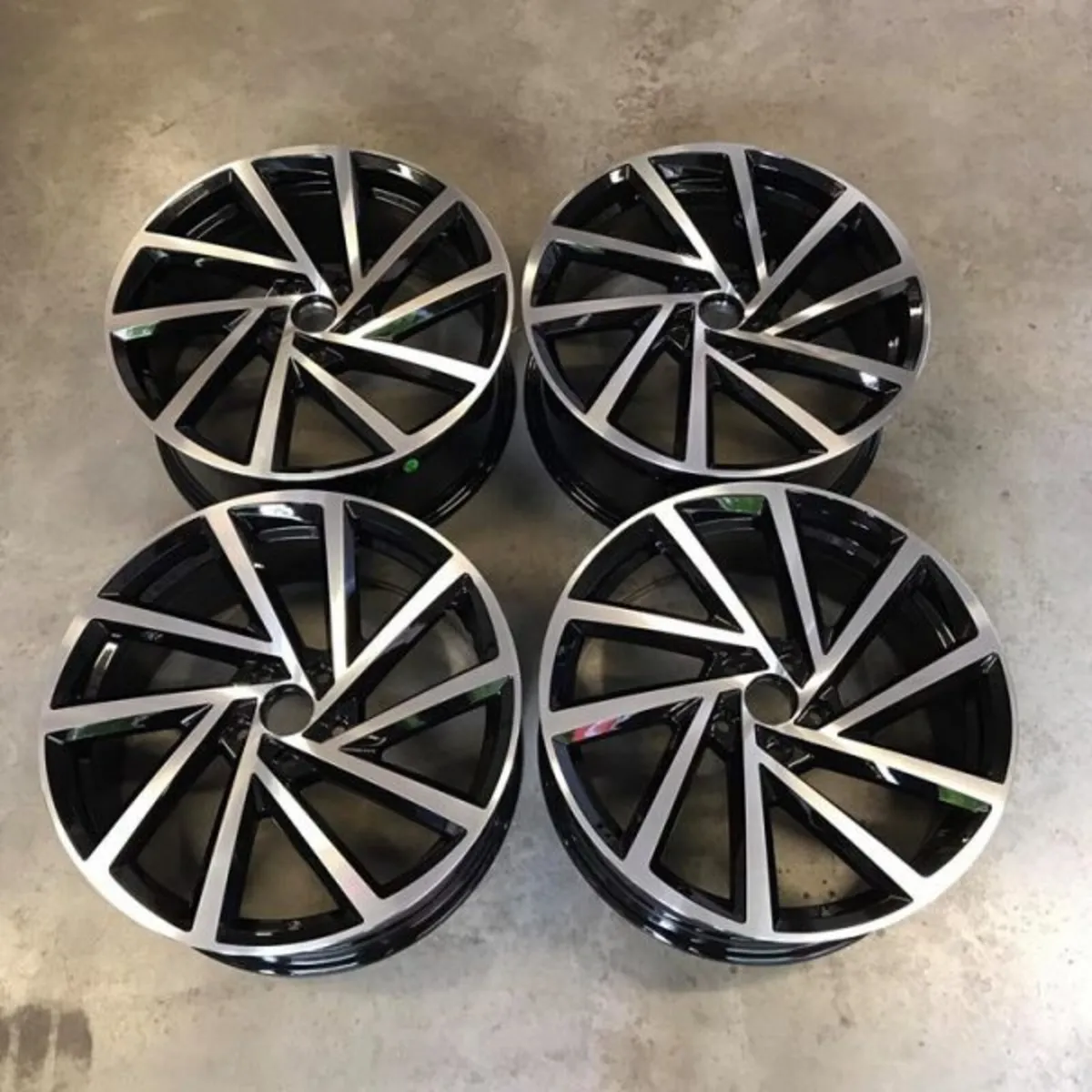 18 19" Inch spielbergs Style Alloys VW Golf 5x112 - Image 1