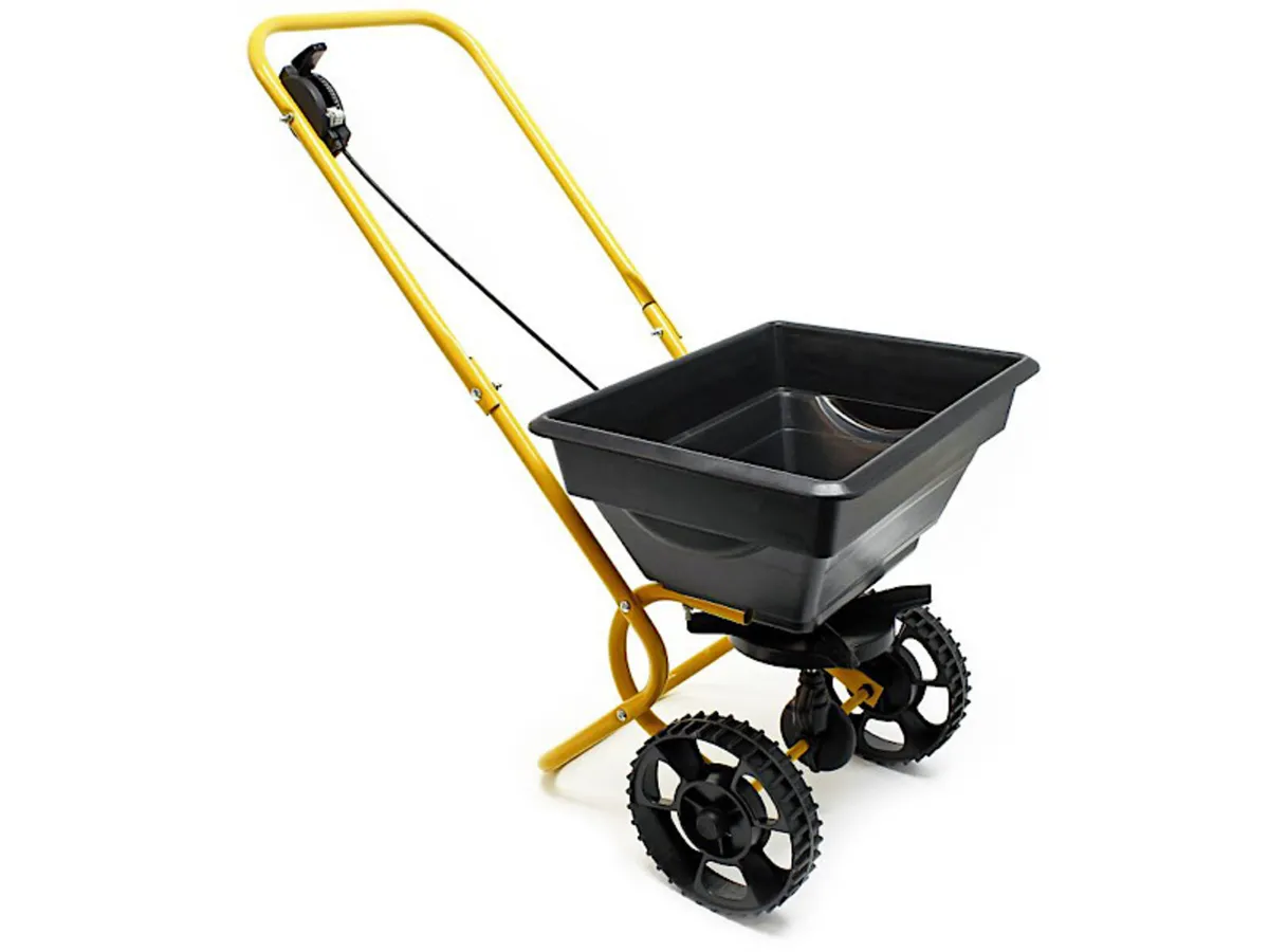 25KG  Seed/Fertiliser Spreader..Free Delivery - Image 1