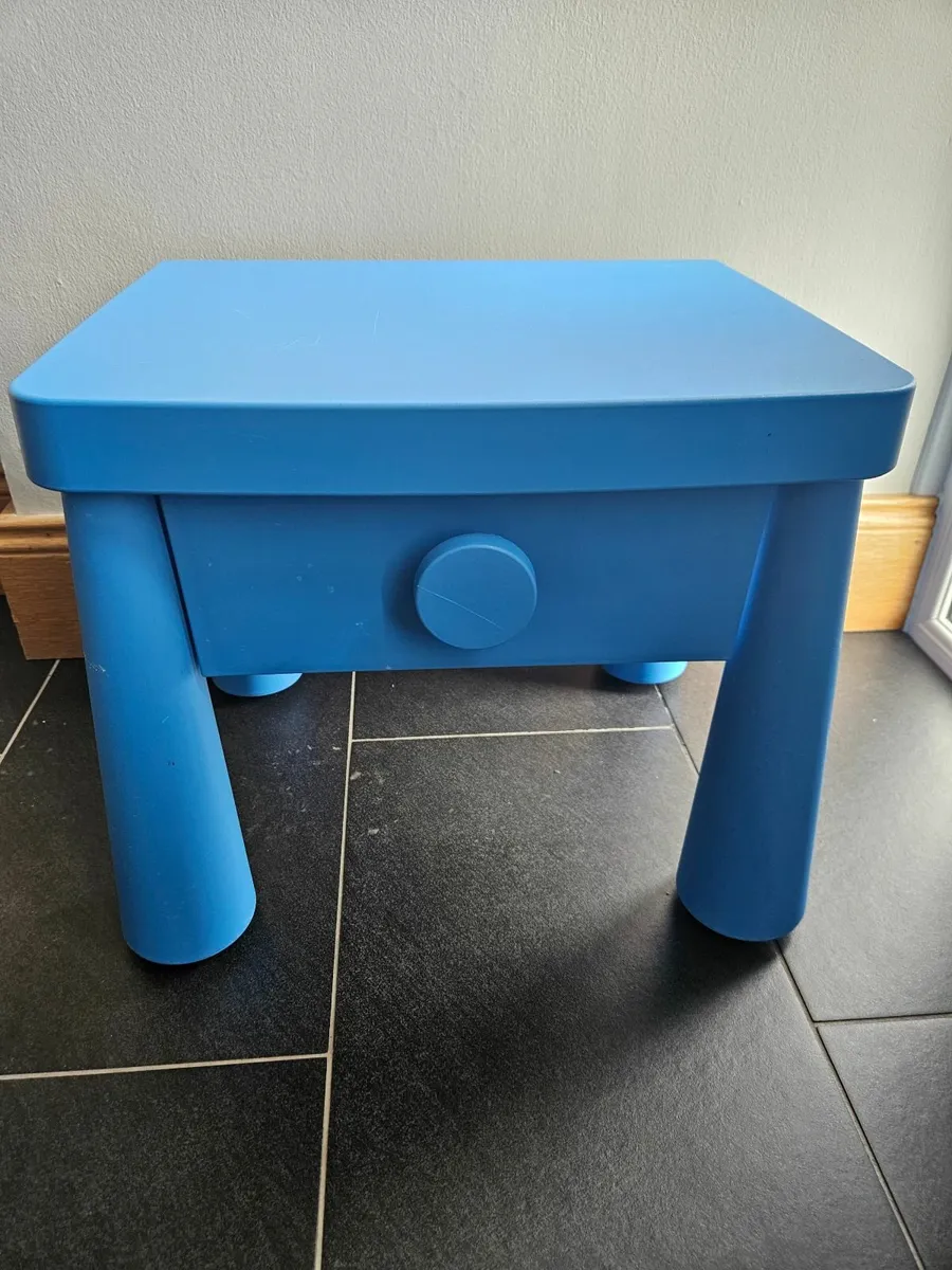 Ikea mammut bedside store table