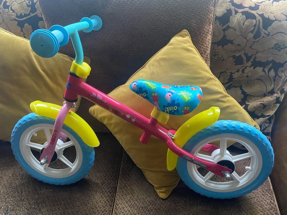 Balance bike discount peppa pig