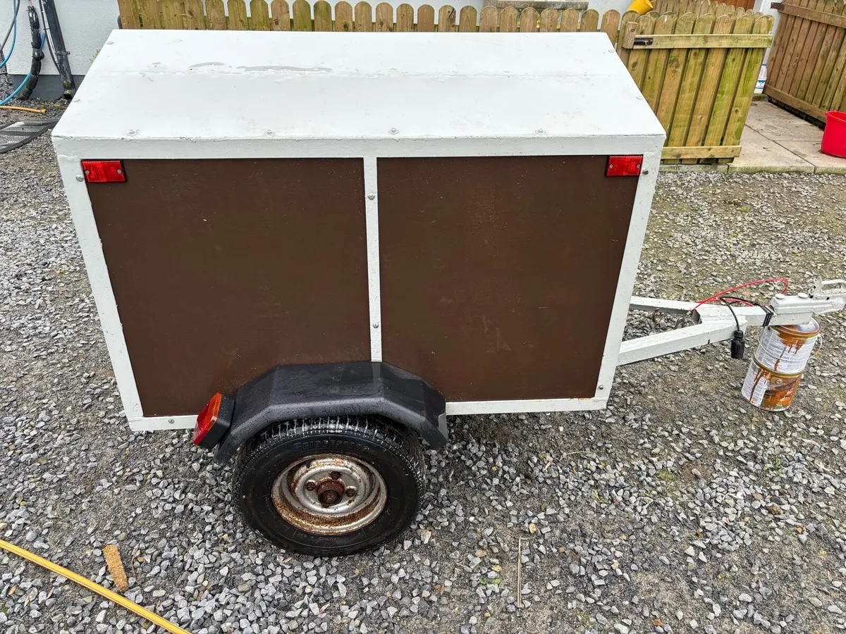 Dog box for sale in Co. Kilkenny for €450 on DoneDeal