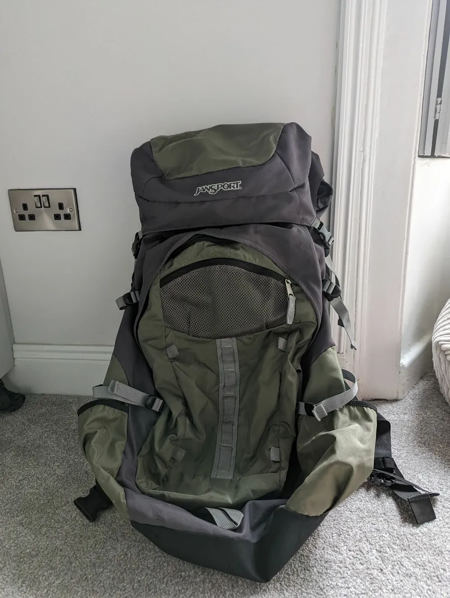 Jansport big store bear 5000