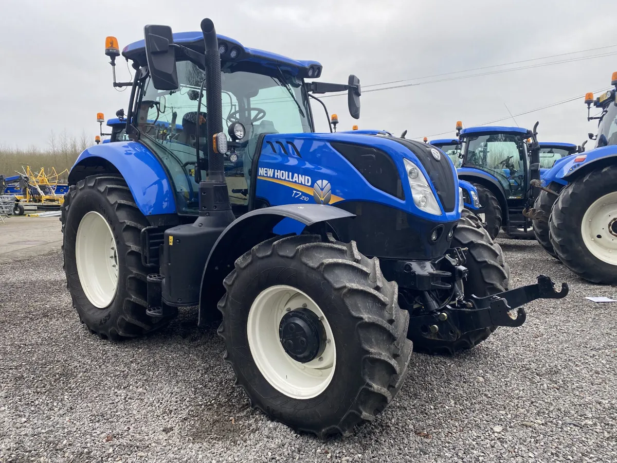 New Holland T7.210 RC - Image 2