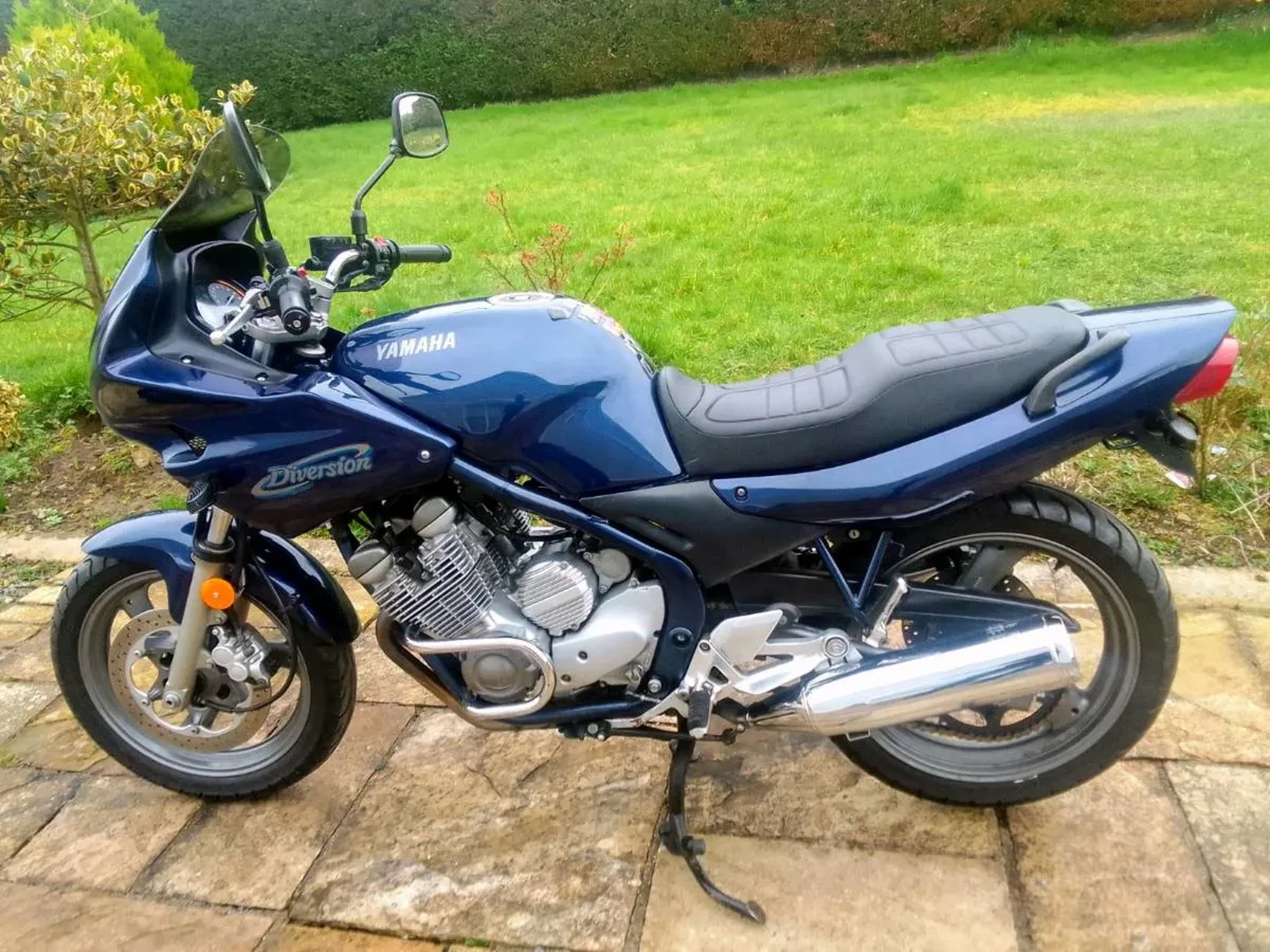 YAMAHA XJ 600